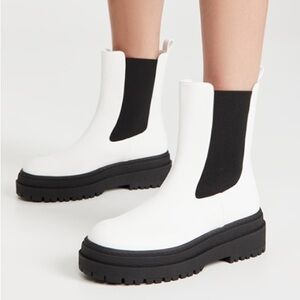 Good American White Pull On Chelsea Boots Faux Leather size 9